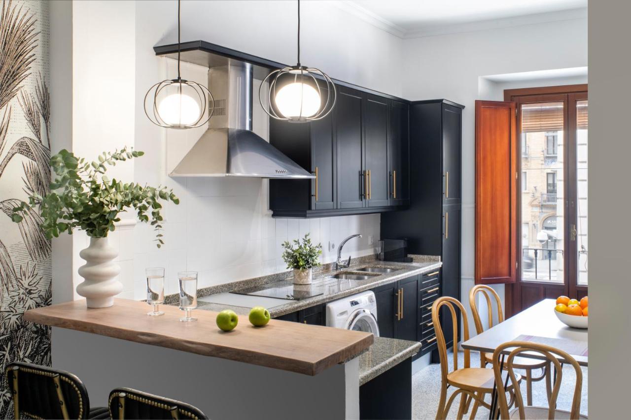 Hernando Colon Apartment